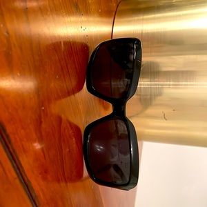 5076-H CHANEL mother-of-pearl, black lens, women’s sunglasses.